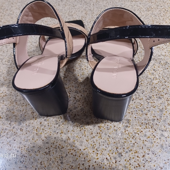 KARL LAGERFIELD SLINGBACK HEELS - Picture 3 of 3